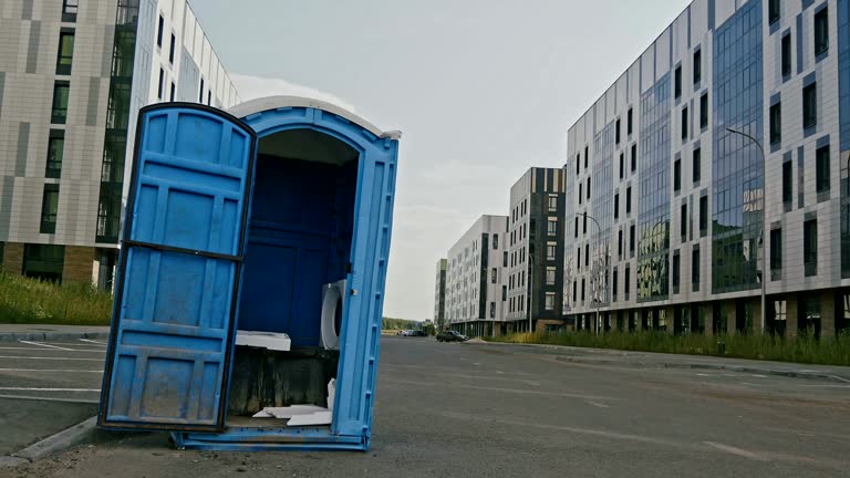 Best Portable Restroom Servicing (Cleaning and Restocking)  in Bunk Foss, WA